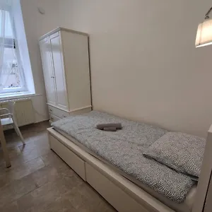 https://room-with-privat-shower-perfect-location.vienna-besthotels.com