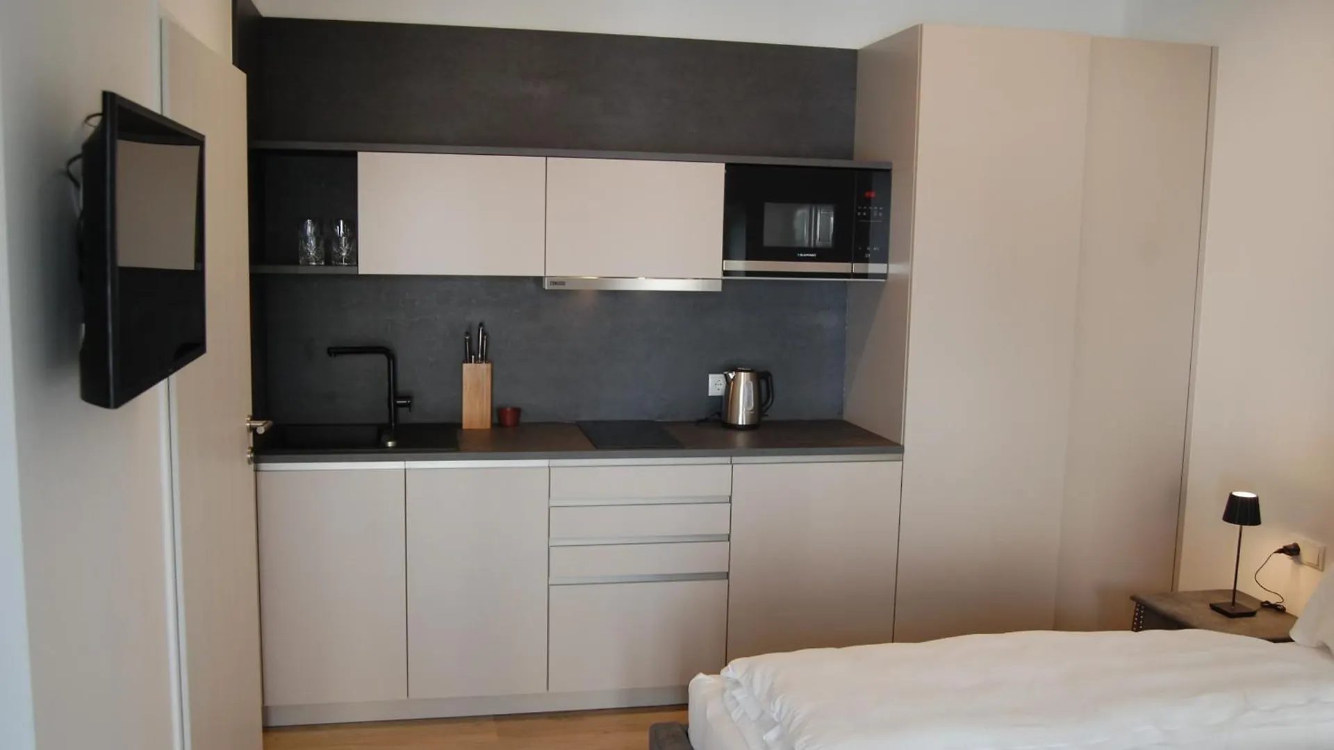 Aparthotel Myquartier Luxury Hideaways Innsbruck 0*,